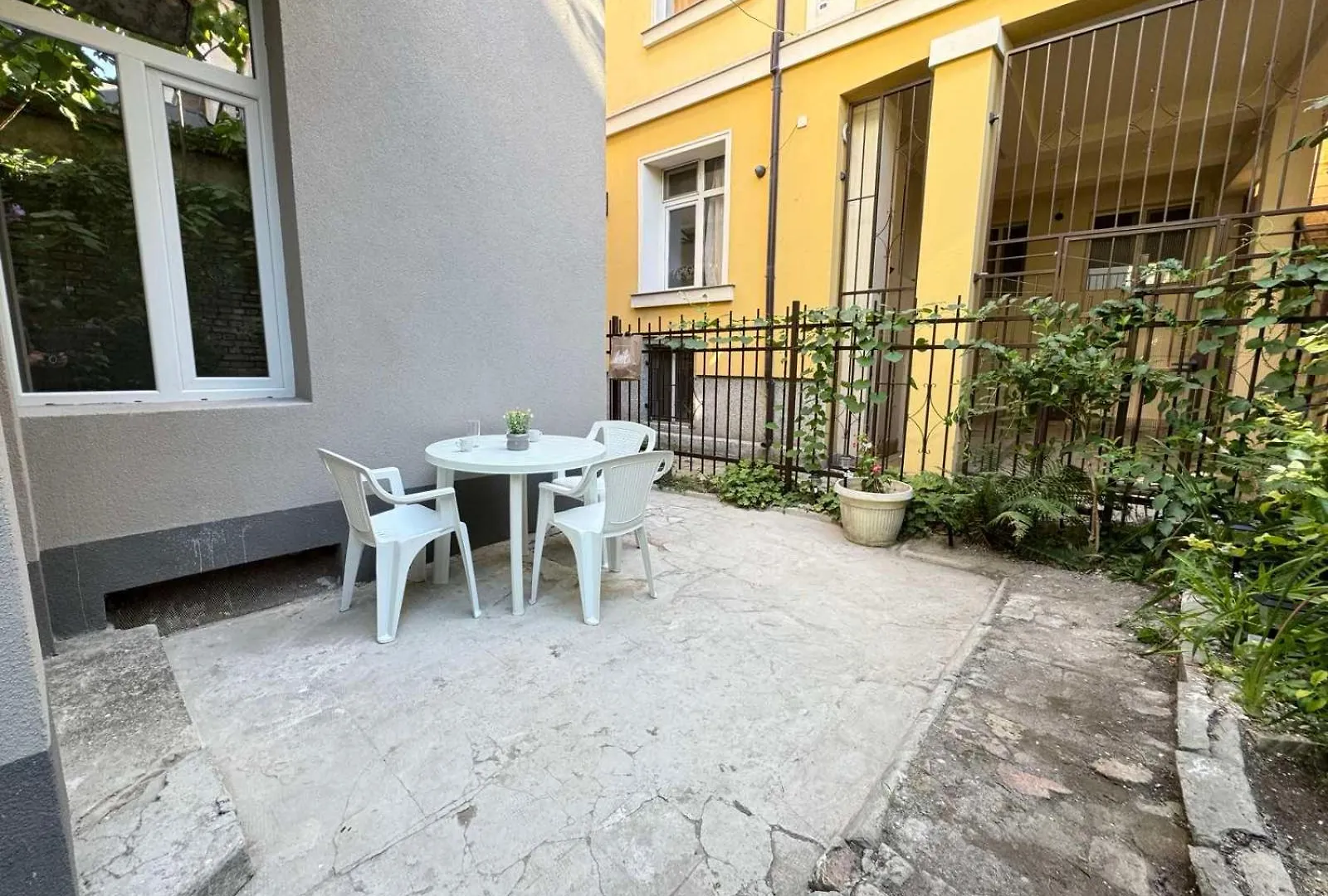 Apartment Compass- Super Center Burgas 0*,  Bulgaria
